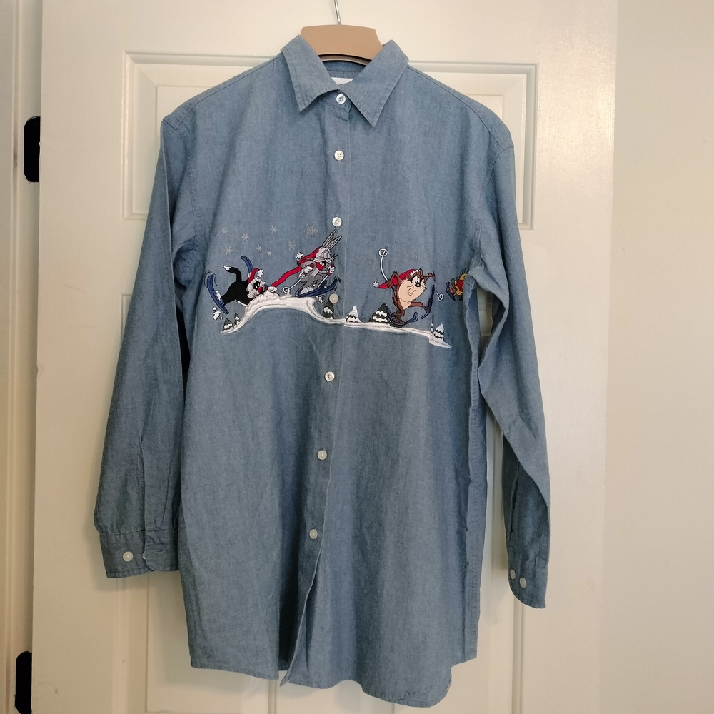 NWOT Warner Bros Adult XS Chambray Shirt Blue Character Embroidered Vintage‎